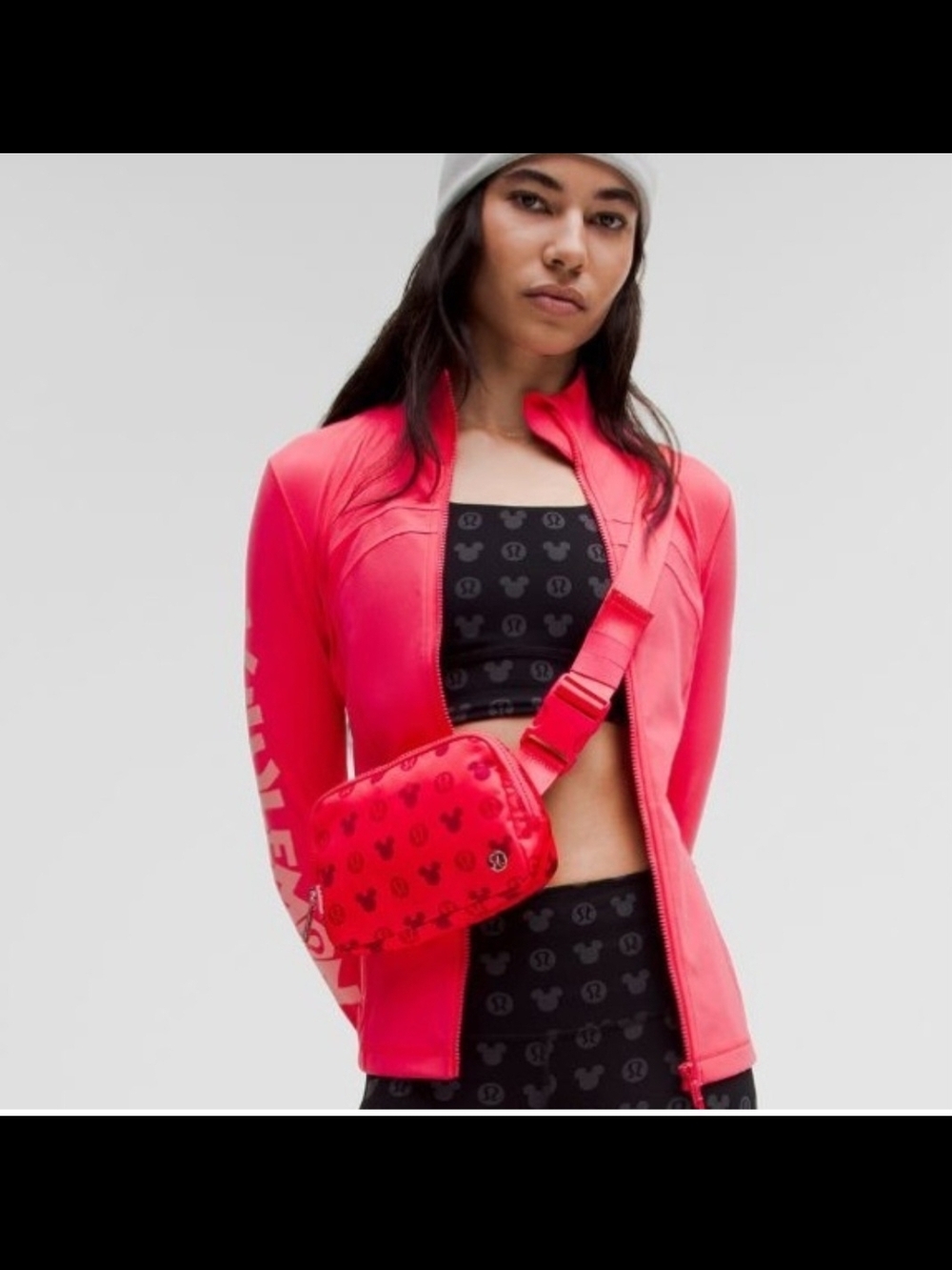 Disney x Lululemon Everywhere Belt Bag 1L - Mickey & Logo Print - Picture 11 of 11